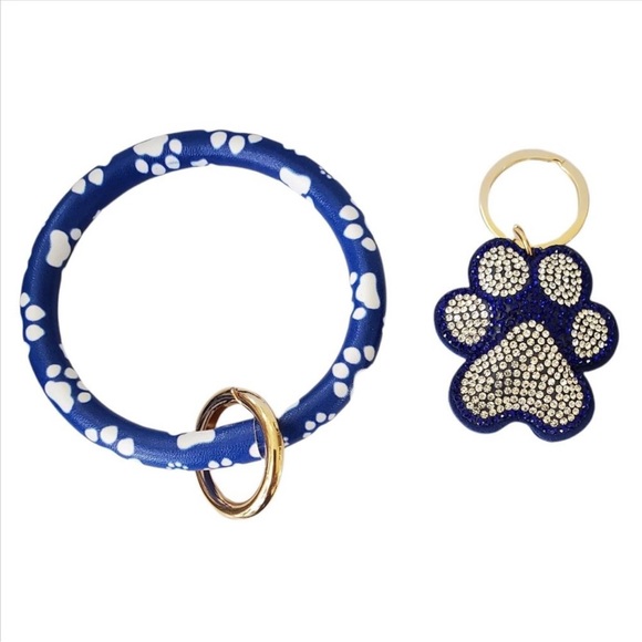 NWT rhinestone paw print bangle wristlet keychain with charm vegan leather - Picture 2 of 3